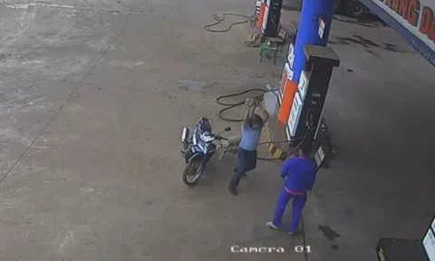 Bị nhắc nhở đeo khẩu trang, nguyên PCT huyện Krông Pắk lao vào đánh nhân viên cây xăng