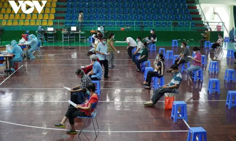 Bộ Y tế cho TP.HCM thí điểm rút gọn quy trình tiêm vaccine COVID-19