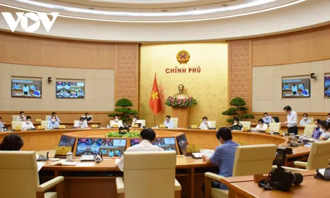 Thủ tướng: Bám sát thực tiễn để có cách tiếp cận, giải pháp mới chống dịch Covid-19