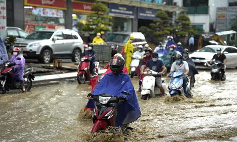 Mưa rào và dông khắp các khu vực Bắc Bộ - Tây Nguyên - Nam Bộ, nắng nóng ở Trung Bộ