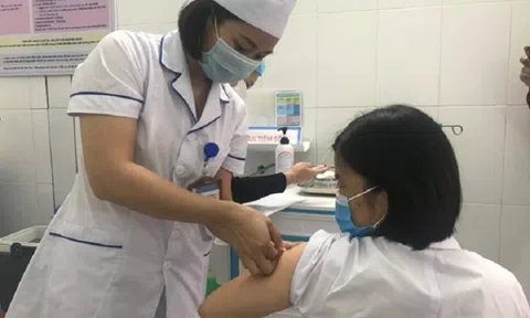 Phân bổ, tổ chức tiêm vaccine để đạt miễn dịch cộng đồng trong thời gian sớm nhất tại khu vực TPHCM