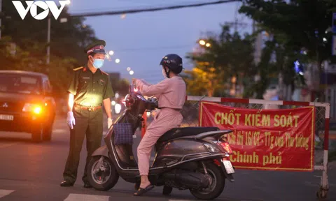 Tiếp tục giãn cách xã hội, TP.HCM mở rộng đối tượng được phép hoạt động