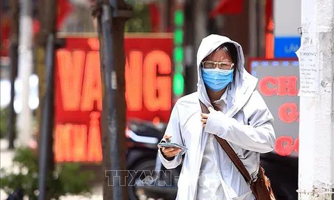 Bắc Bộ - Trung Bộ nắng nóng gay gắt, Tây Nguyên - Nam Bộ mưa dông rải rác, đề phòng lốc sét, gió giật mạnh