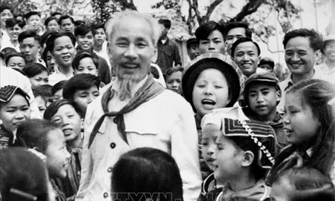 Chủ tịch Hồ Chí Minh và những tư tưởng 'soi đường' về văn hóa