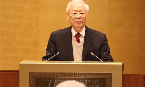 Xây dựng Đảng và hệ thống chính trị ngày càng trong sạch, vững mạnh