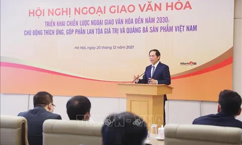 Phát huy tinh thần, bản sắc văn hóa Việt Nam trong hội nhập quốc tế