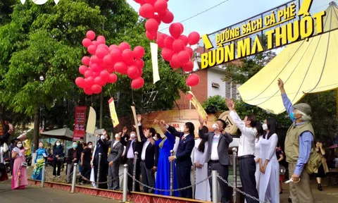 Đắk Lắk: Dấu ấn văn hóa Tây Nguyên trong Ngày thơ Việt Nam
