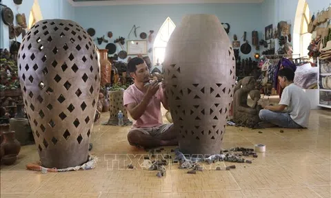 Ninh Thuận: Làng gốm Chăm Bàu Trúc khôi phục sản xuất