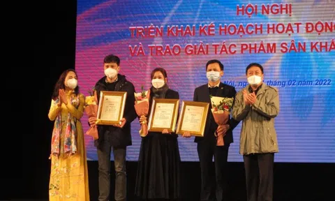 Trao tặng giải thưởng cho các nghệ sỹ, tác phẩm sân khấu xuất sắc năm 2021