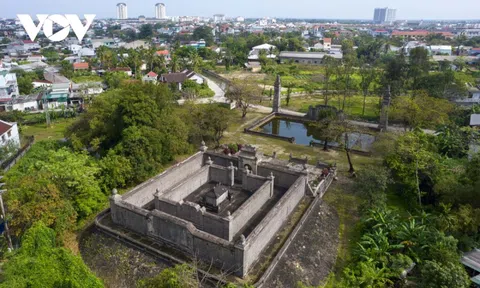 Lăng Vạn Vạn - Nơi ít người biết đến ở Huế