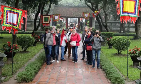 Đón khách du lịch quốc tế vào Việt Nam ở tất cả các địa phương vào ngày 15/3