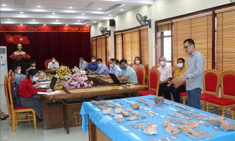 Điện Biên: Khai quật tại hang Thẩm Tâu, phát hiện 4 di tích mộ táng và hơn 2.000 tiêu bản