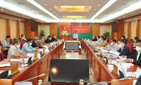 Xử lý tham nhũng, tiêu cực: Làm trong sạch bộ máy, củng cố niềm tin của nhân dân