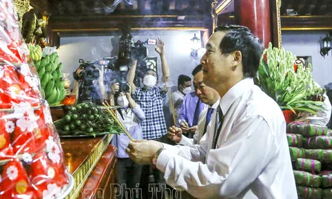 Phú Thọ: Lễ giỗ Đức Quốc Tổ Lạc Long Quân và dâng hương tưởng niệm Tổ Mẫu Âu Cơ