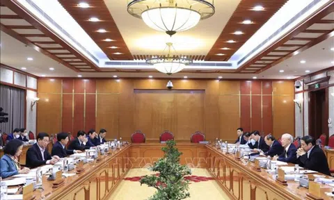 Bộ Chính trị chỉ đạo xử lý dứt điểm các vụ án tham nhũng, tiêu cực nghiêm trọng