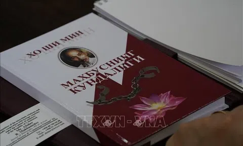 Tập thơ 'Nhật ký trong tù' của Bác Hồ được dịch sang tiếng Uzbek