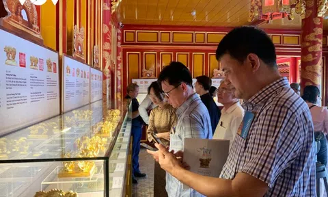 Triển lãm phiên bản Kim Ấn triều Nguyễn tại Huế