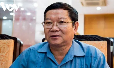 Khi một chữ ký có thể ra rất nhiều tiền, người ta sẽ phải chạy chức bằng được
