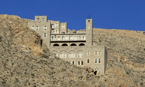 Tu viện 1.300 tuổi ở Syria mở cửa trở lại đón du khách