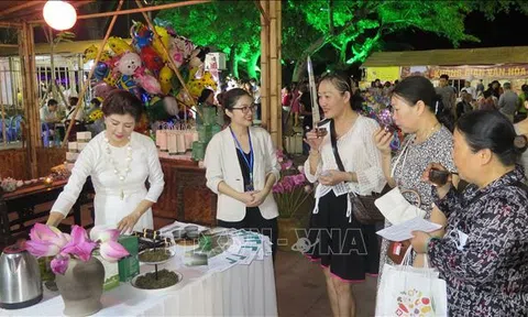 Lễ hội “Ẩm thực Kinh đô Huế với bốn phương” - “Tôn vinh quá khứ - kiến tạo tương lai” thu hút du khách