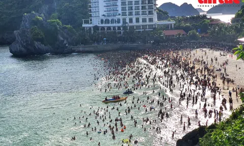"'Bùng nổ" du lịch nội địa hút khách