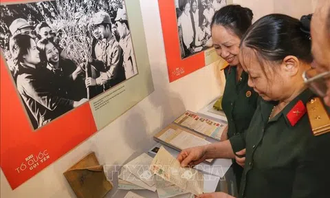 Nhân chứng lịch sử "Tình yêu đi qua chiến tranh"