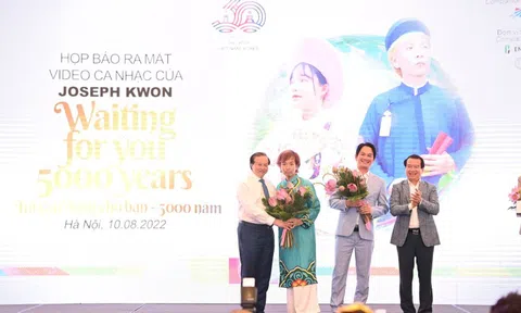 Hai ca khúc quốc tế do ca sĩ Hàn Quốc sáng tác để quảng bá hình ảnh du lịch Việt Nam