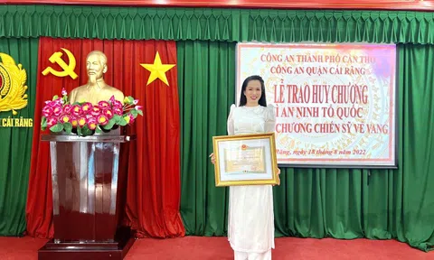 Tiến sĩ Hoa hậu Doanh nhân Việt Nam Toàn cầu Võ Thị Ngọc Giàu đa tài vinh dự được Chủ tịch nước tặng Huy chương chiến sĩ vẻ vang hạng ba