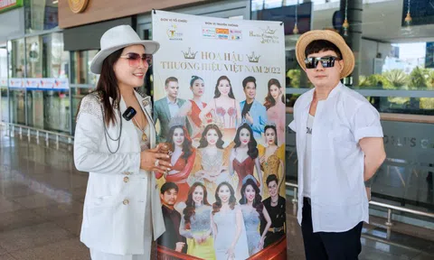 Nguời dẫn chương trình Minh Hưng “gây sốt” với tài ăn nói duyên dáng và vẻ ngoài điển trai