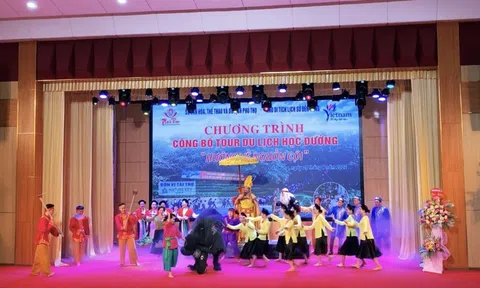 Du lịch học đường “Hướng về cội nguồn cội”