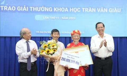 Tác phẩm “Gia Định - Sài Gòn - TP Hồ Chí Minh: Dặm dài lịch sử (1698-2020)” của Nguyễn Đình Tư được trao Giải thưởng Trần Văn Giàu lần thứ XI