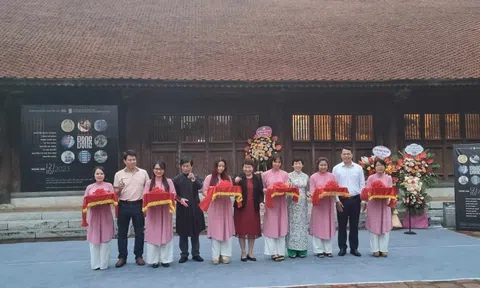 Triển lãm đồ họa mở "Đồng vọng" của 8 tác giả