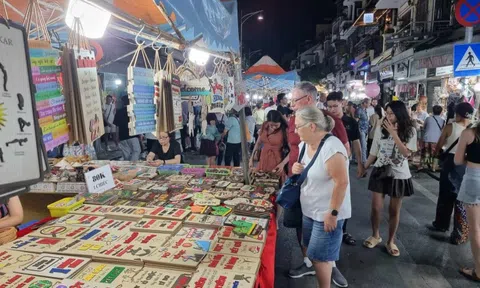 Khởi sắc thu hút khách du lịch những tháng cuối năm - Tiếp tục cải tiến, nâng cao chất lượng dịch vụ