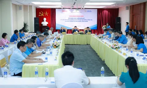 “Xây dựng, phát triển đội ngũ cán bộ lãnh đạo, quản lý các cấp của hệ thống chính trị trưởng thành từ công nhân, công đoàn”