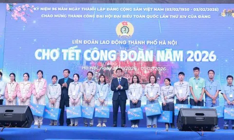 Công nhân lao động Thủ đô ấm áp, nghĩa tình Chương trình "Chợ Tết công đoàn"
