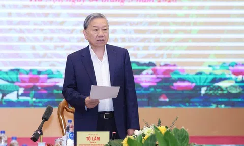 Tổng Bí thư: Công tác chính trị, tư tưởng phải thực sự đi trước, mở đường