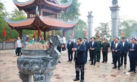 Thủ tướng Phạm Minh Chính tưởng nhớ, tri ân Chủ tịch Hồ Chí Minh và các Anh hùng, liệt sĩ làm nên chiến thắng Điện Biên Phủ