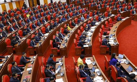 Thông báo hội nghị lần thứ hai Ban Chấp hành Trung ương Đảng khóa XIV