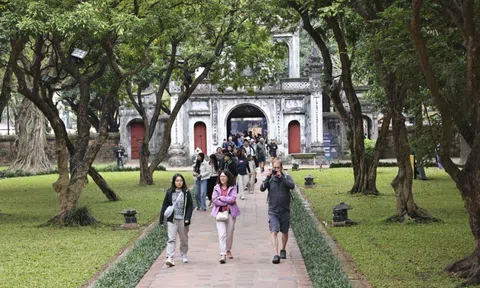 Ngày 30/3: Nắng nóng bao trùm, nhiều nơi xuất hiện mưa dông cục bộ