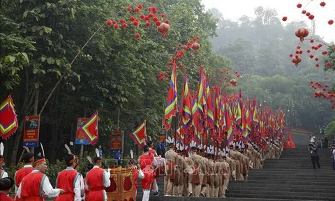 Tổng Bí thư, Chủ tịch nước Tô Lâm dâng hương tưởng niệm các vua Hùng