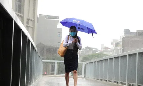 Ngày 29/4: Không khí lạnh gây mưa dông diện rộng, Bắc Bộ trời chuyển mát