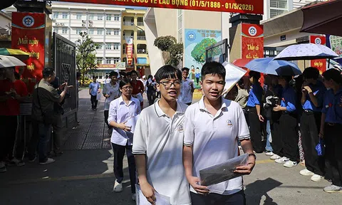Ngày 31/5: Bắc Bộ ngày nắng, Nam Bộ mưa lớn kèm dông mạnh