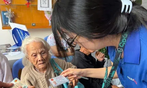 Nhà mạng hỗ trợ người dân vùng sâu, vùng xa, người cao tuổi xác thực thuê bao trước ngày 15/6