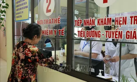 Thẻ bảo hiểm y tế -  "Phao cứu sinh" với những gia đình khó khăn