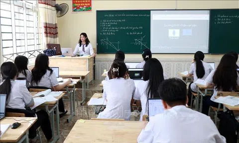 Chậm nhất 30/11/2026 chi trả tiền chính sách tinh giản với trường hợp sáp nhập trường học