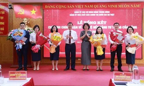 75 tác phẩm được trao giải tại Cuộc thi chính luận bảo vệ nền tảng tư tưởng của Đảng lần thứ II trong Đảng bộ Chính phủ