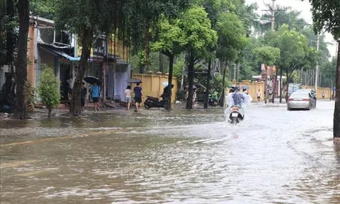 Ngày 27/8: Bắc Bộ mưa dông, cảnh báo lũ trên sông Thương và sông Cầu