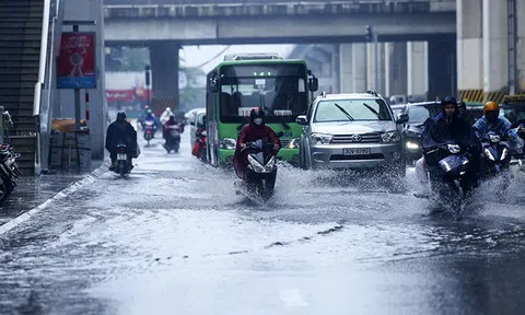 Ngày 30/8: Mưa lớn diện rộng ở Bắc Bộ và miền Trung, biển động mạnh