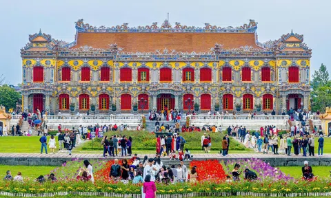 Huế đón hơn 160.000 lượt khách trong 2 ngày lễ 30/4 và 1/5, doanh thu ước đạt 330 tỷ đồng