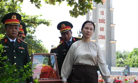 Quảng Trị: Linh thiêng Lễ truy điệu và an táng hài cốt liệt sĩ nhân kỷ niệm 78 năm ngày Thương binh - Liệt sĩ